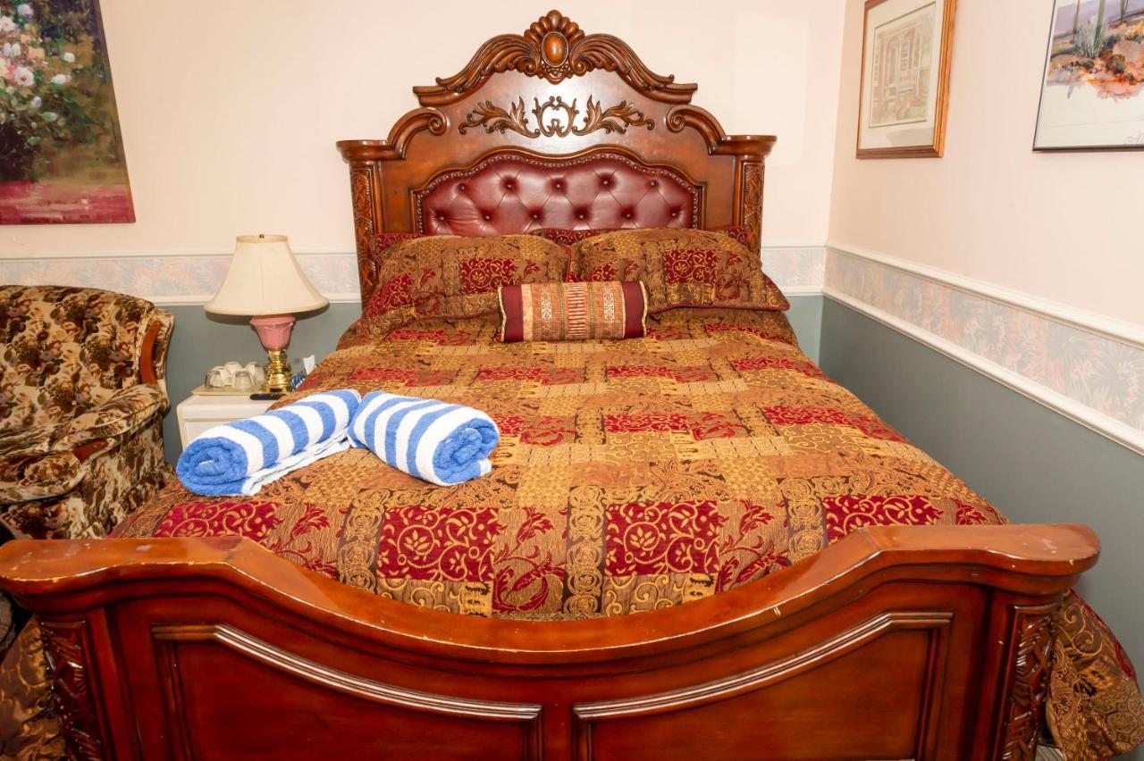 B&B Master Bedroom In Sidoni Home with 2 Queen Beds Abbotsford Buitenkant foto