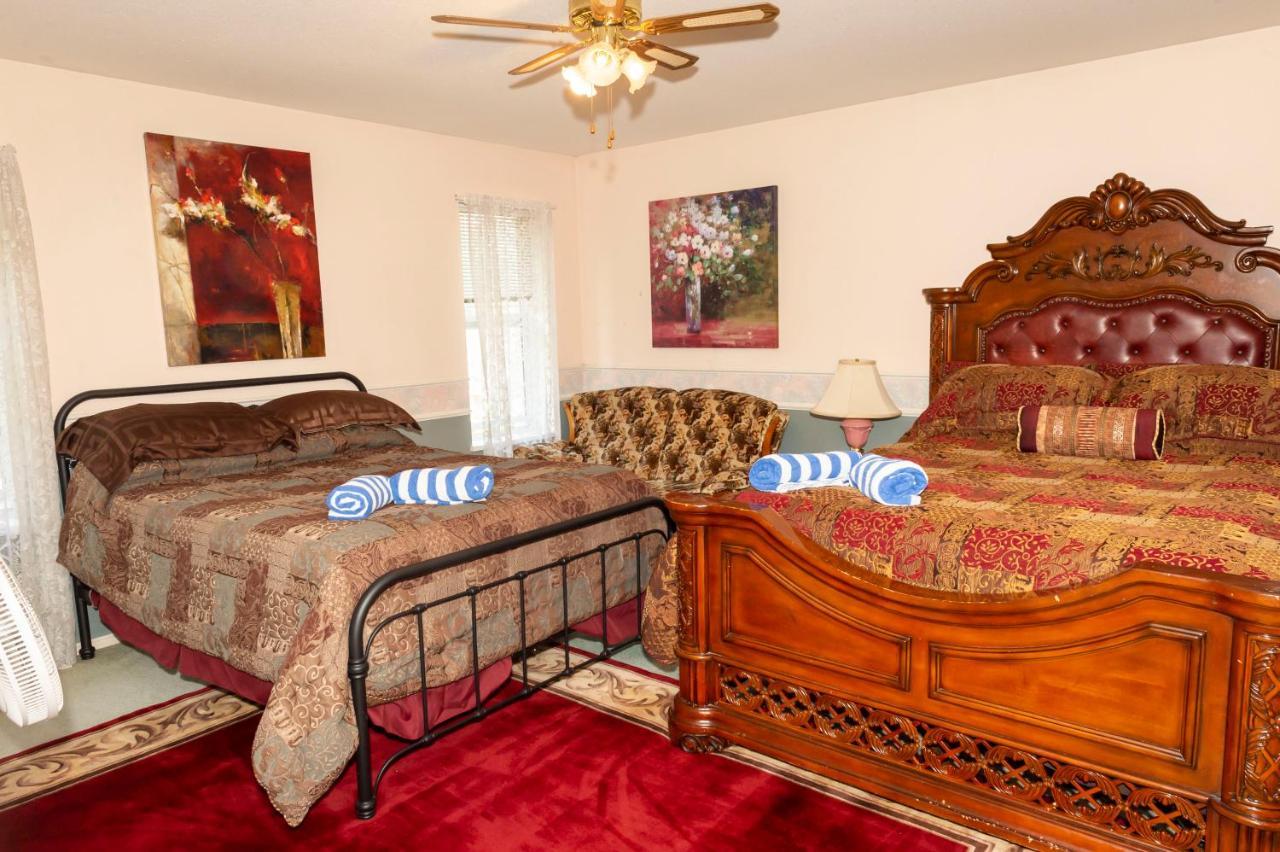 B&B Master Bedroom In Sidoni Home with 2 Queen Beds Abbotsford Buitenkant foto