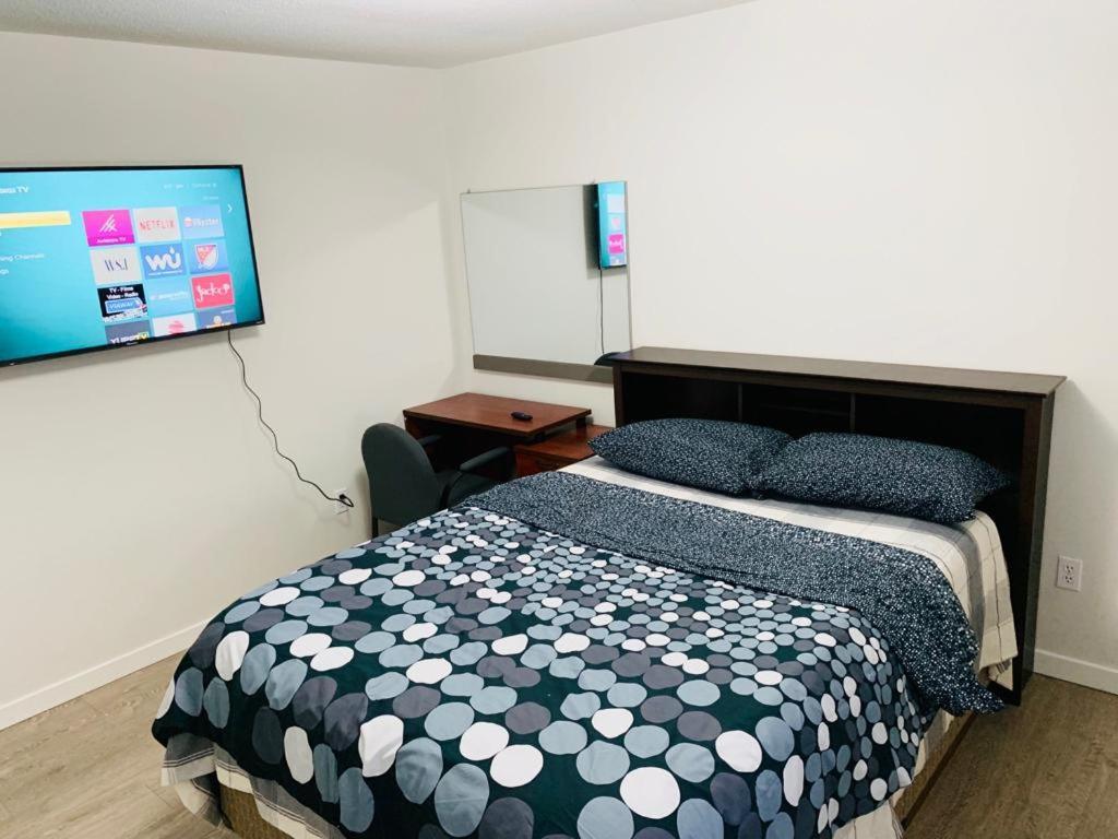 B&B Master Bedroom In Sidoni Home with 2 Queen Beds Abbotsford Buitenkant foto