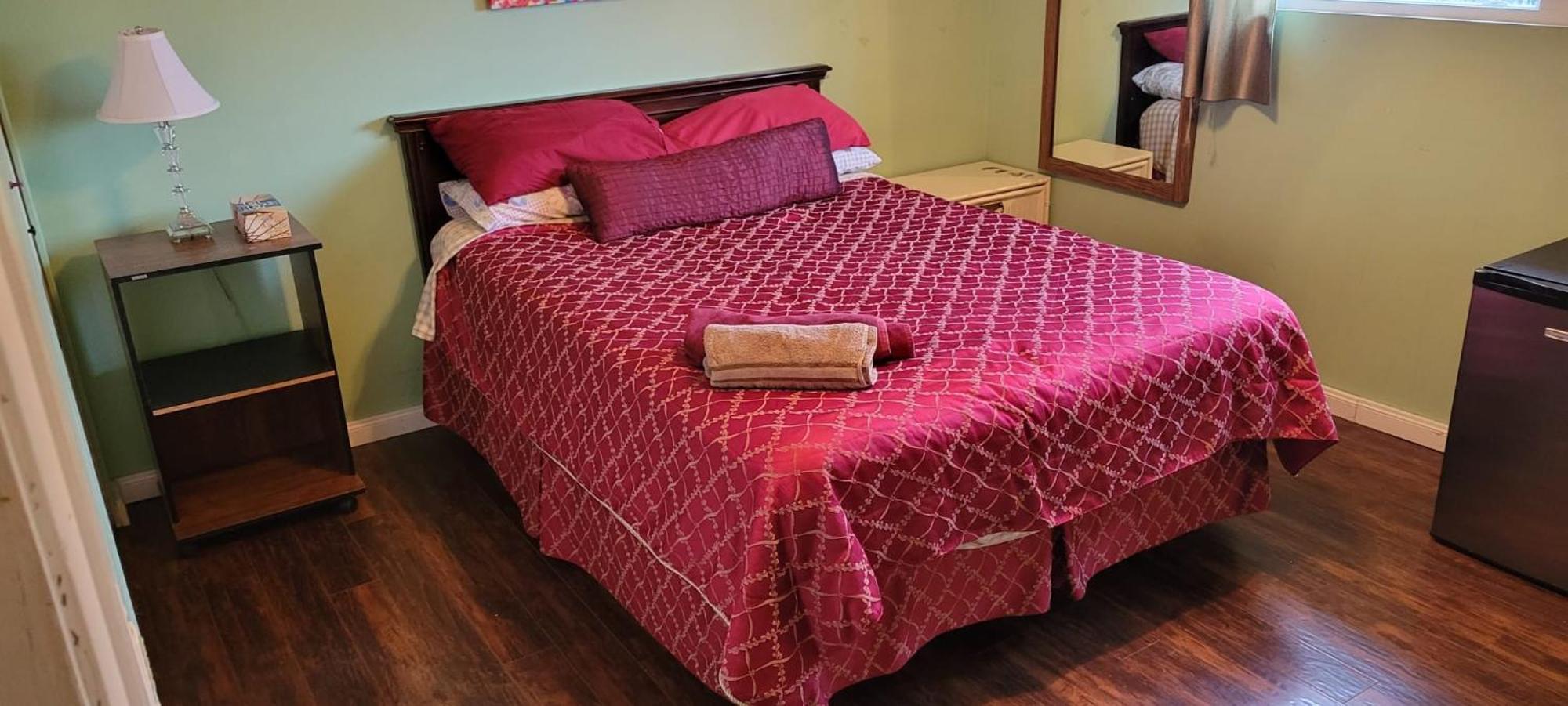 B&B Master Bedroom In Sidoni Home with 2 Queen Beds Abbotsford Buitenkant foto